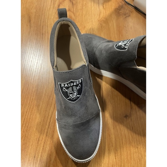 Las Vegas Raiders Wedge Slip-On Shoes - Size 8 - Women's Cuce Gray NFL Team Gear - Picture 3 of 8